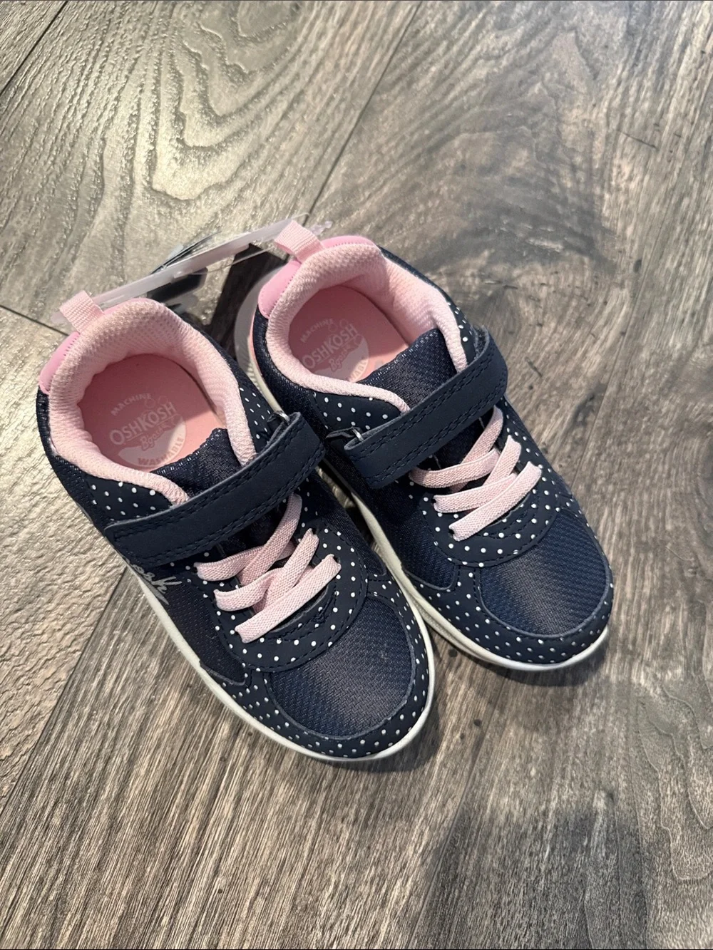 Oshkosh machine washable girls sneakers size 11 new
